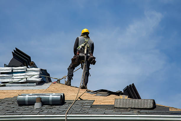 Professional Roof Replacement technician working in Lafayette, OR